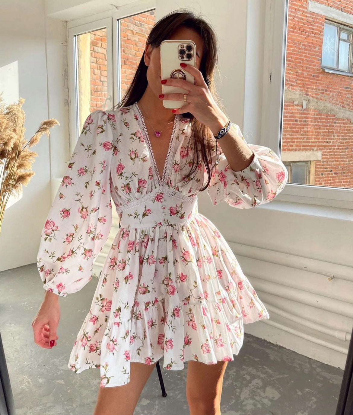 Josephine - Mini jurk met bloemenprint en lange pofmouwen en V-hals dames