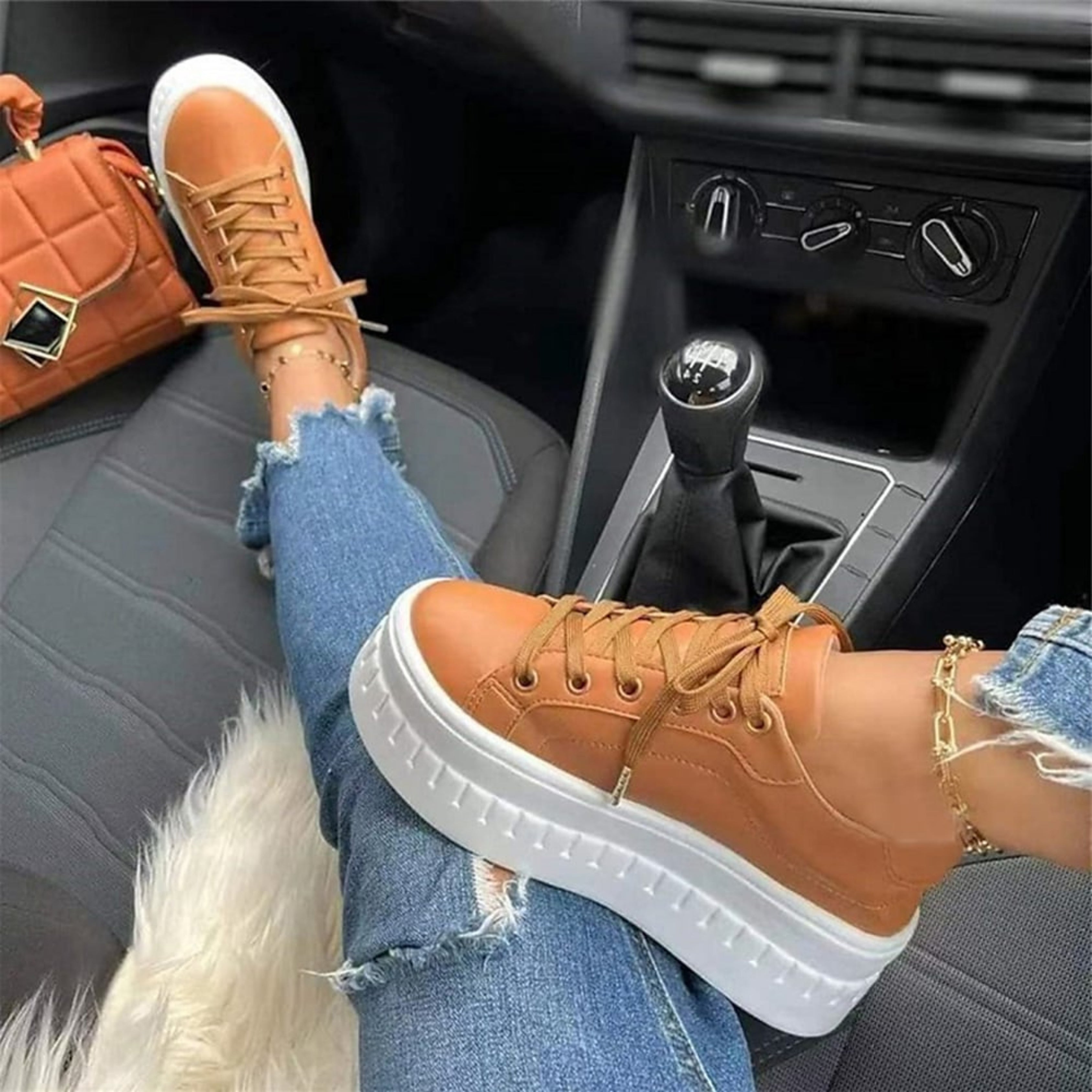 Chunky sneakers dames met dikke zool en vetersluiting 1