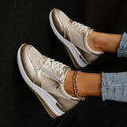 Sneakers dames met sleehak, ritssluiting opzij en metallic finish 3
