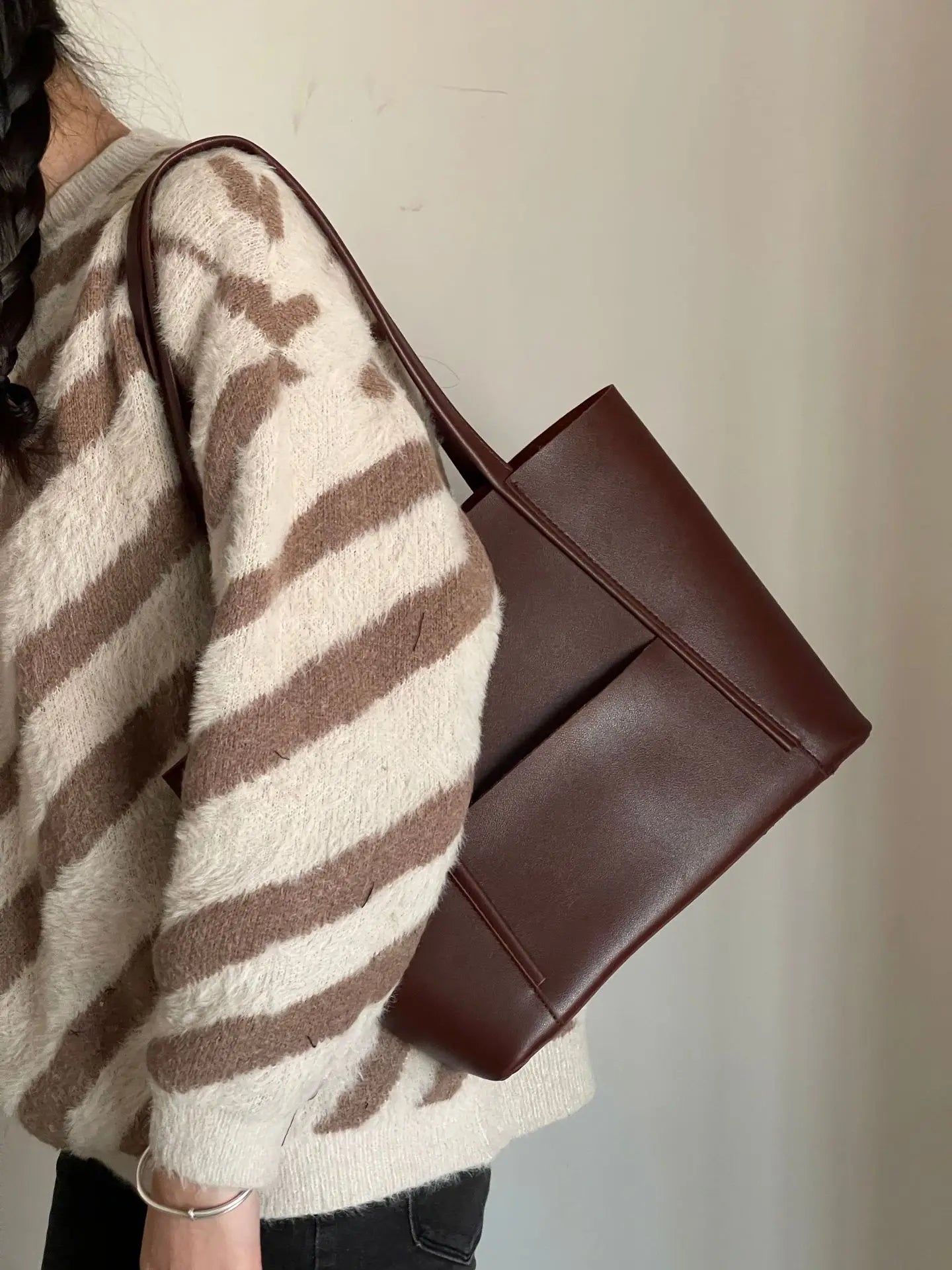 Maelyne - Leren handtas met handvat en ruime inhoud dames