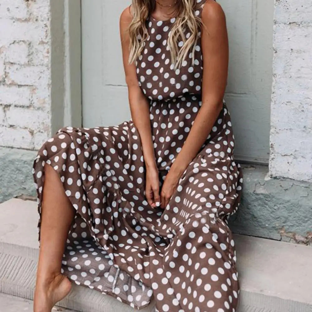 Mouwloze zomerjurk dames met stippen en midi-lengte
