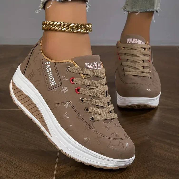 Comfortabele sneakers dames met vetersluiting en flexibele zool 1