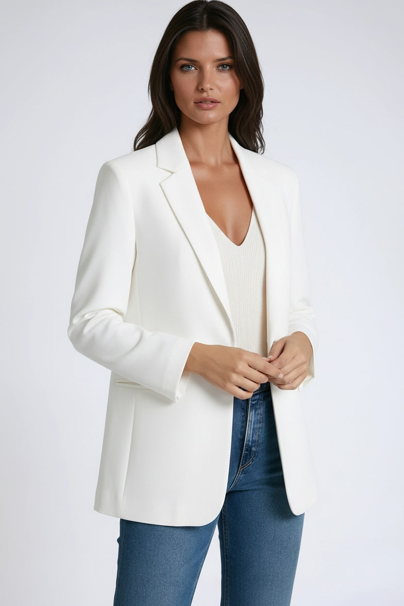 Lange blazer dames met getailleerde pasvorm en reverskraag voor kantoor en avond 2
