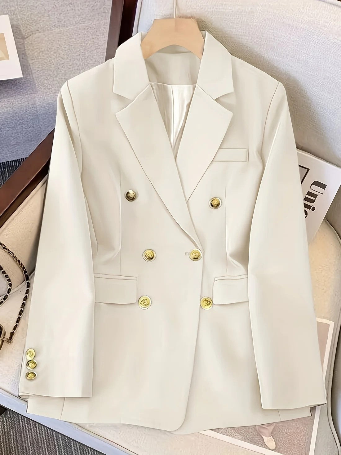 Blazer dames met dubbele rij gouden knopen, reverskraag en kleppenzakken 5