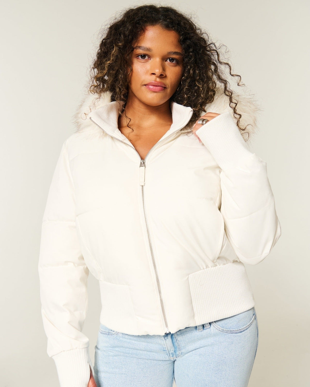 Cropped gewatteerde winterjas dames met capuchon en bontrand 1