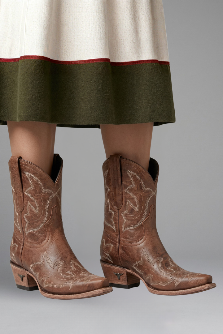 Geborduurde cowboy laarzen dames met halfhoge schacht en spitse neus 1