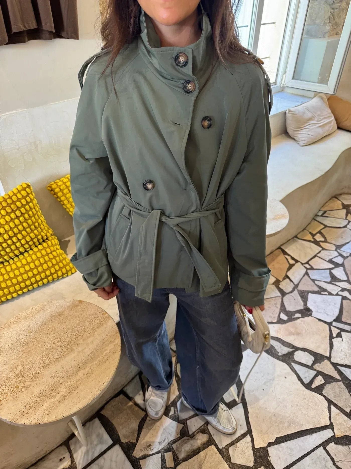 Getailleerde trenchcoat dames met ceintuur en waterafstotende afwerking 4