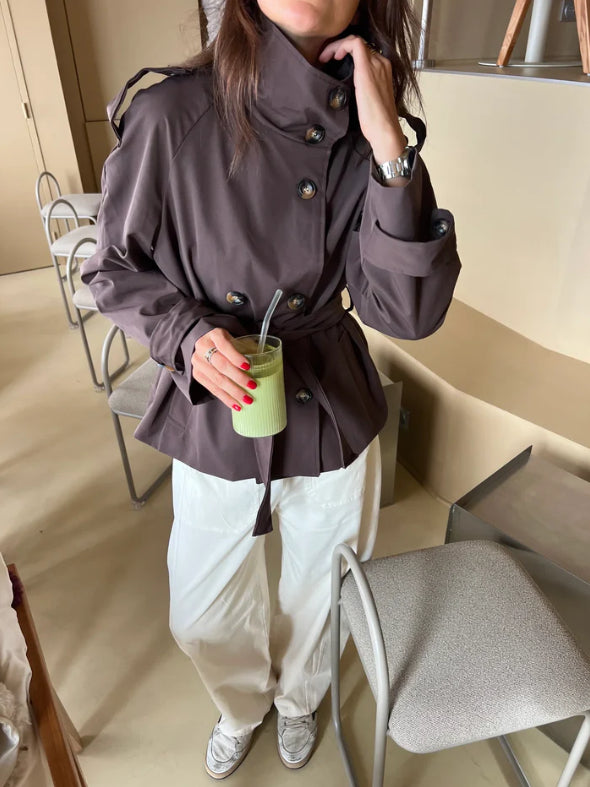 Getailleerde trenchcoat dames met ceintuur en waterafstotende afwerking 9