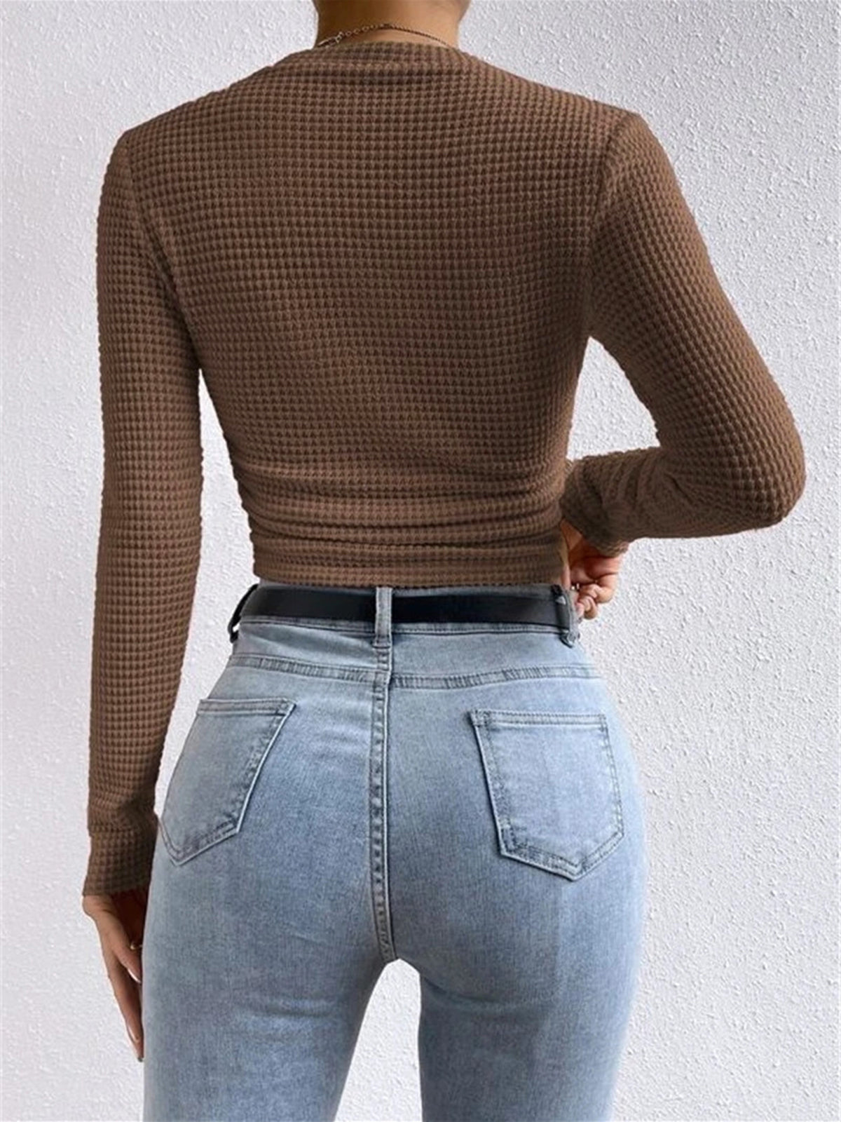 Longsleeve dames met ronde hals, wafelstructuur en cropped zoom 15