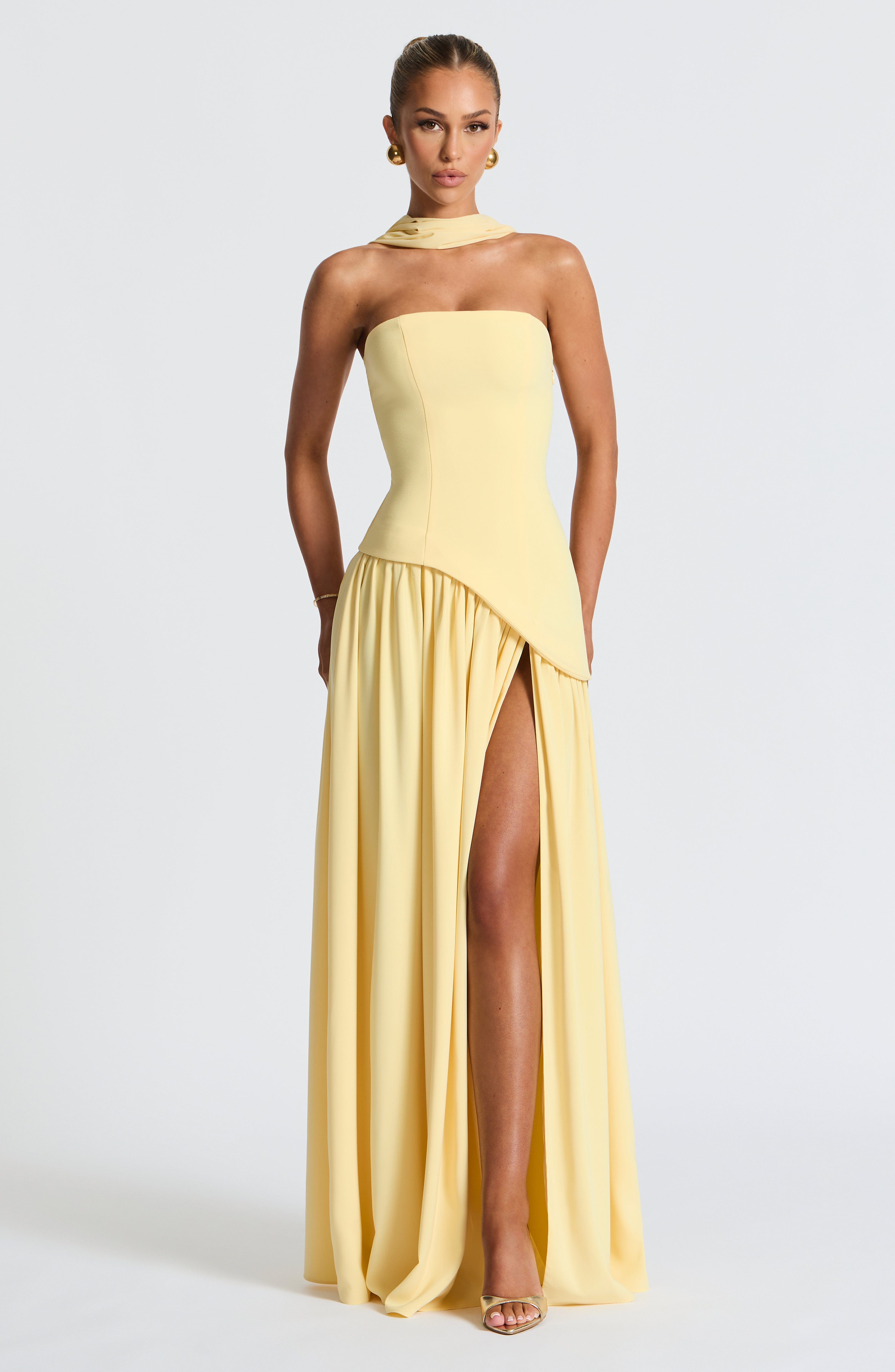 Sopheline - Strapless maxi jurk met hoge split en asymmetrische taille dames