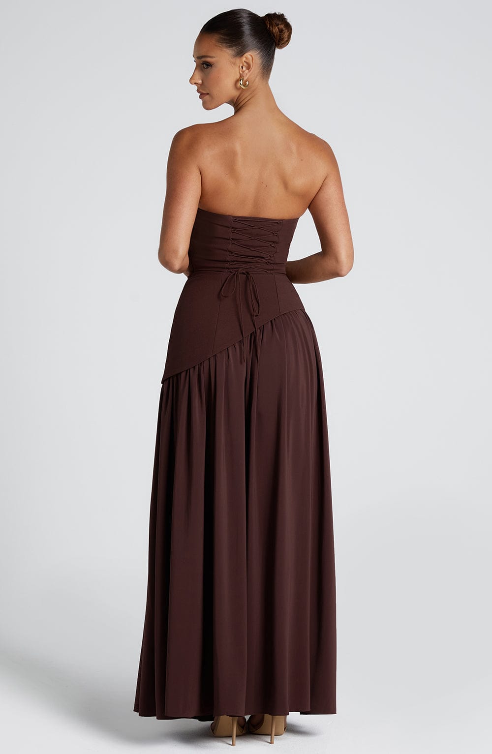 Sopheline - Strapless maxi jurk met hoge split en asymmetrische taille dames