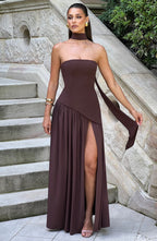 Sopheline - Strapless maxi jurk met hoge split en asymmetrische taille dames