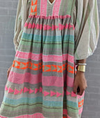 Salome - Midi jurk met losse pasvorm en opvallend design dames