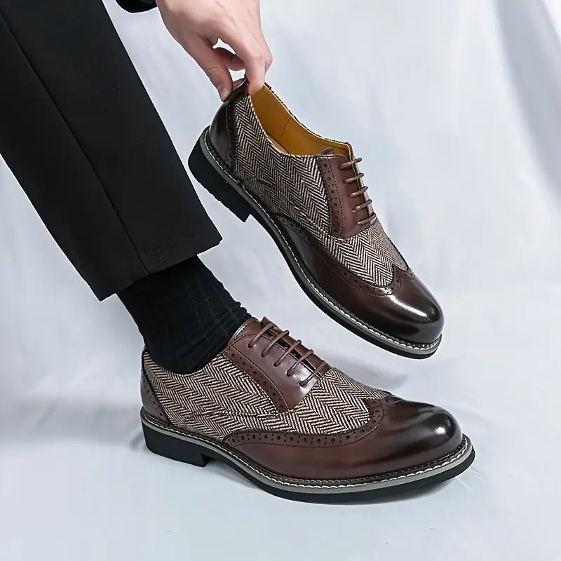 Nette schoenen heren met veters en geperforeerd detail 5