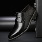 Nette schoenen heren van leer met geperforeerd brogue-detail 1