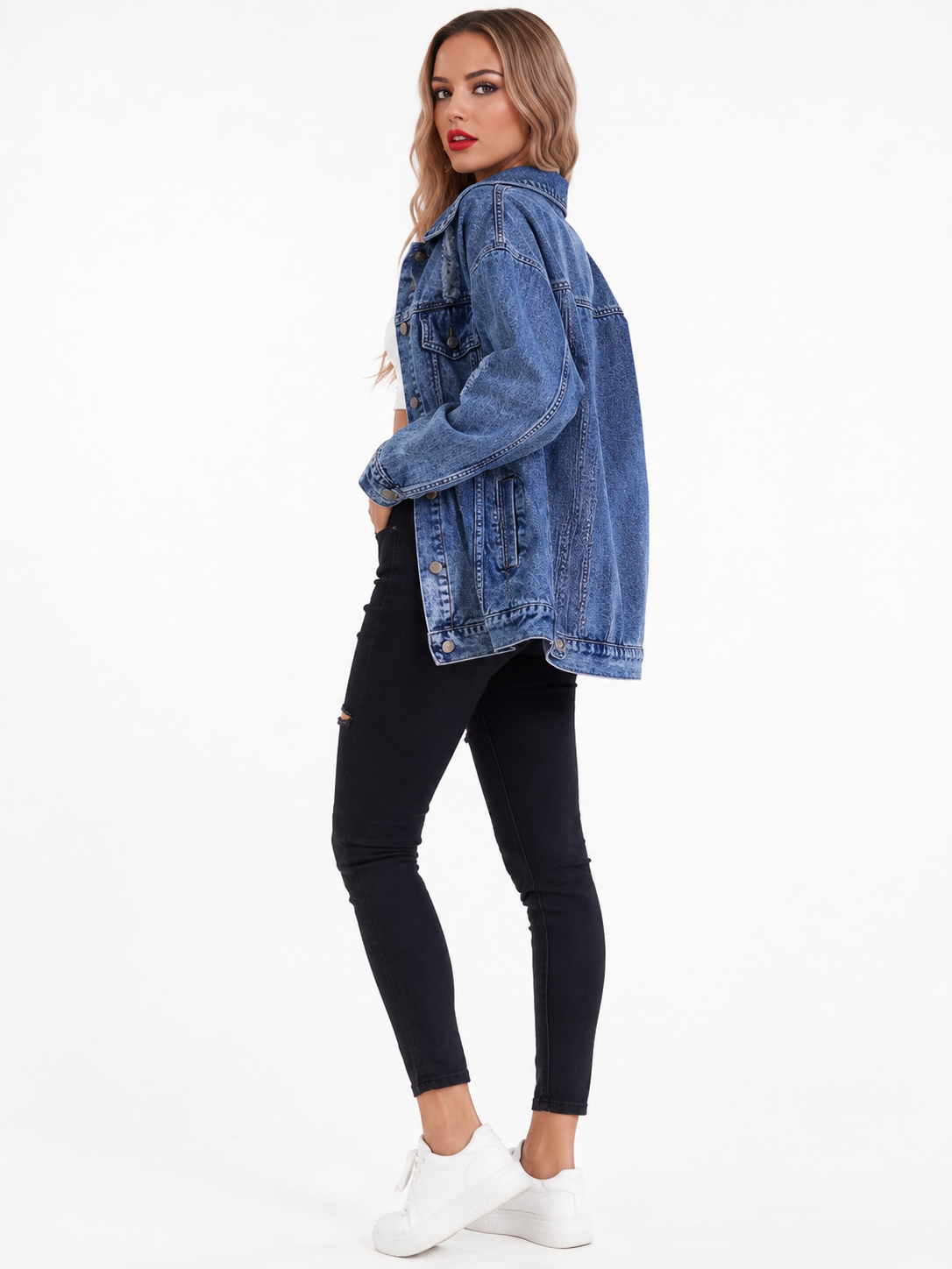 Oversized spijkerjas dames met vintage wassing en lichte scheuren 4