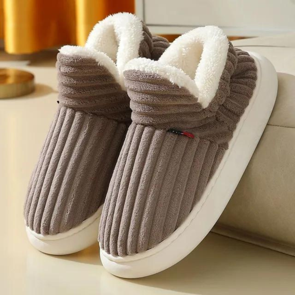 Pantoffels dames hoog gevoerd met pluizige rand 3
