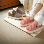 Pantoffels dames hoog gevoerd met pluizige rand 8