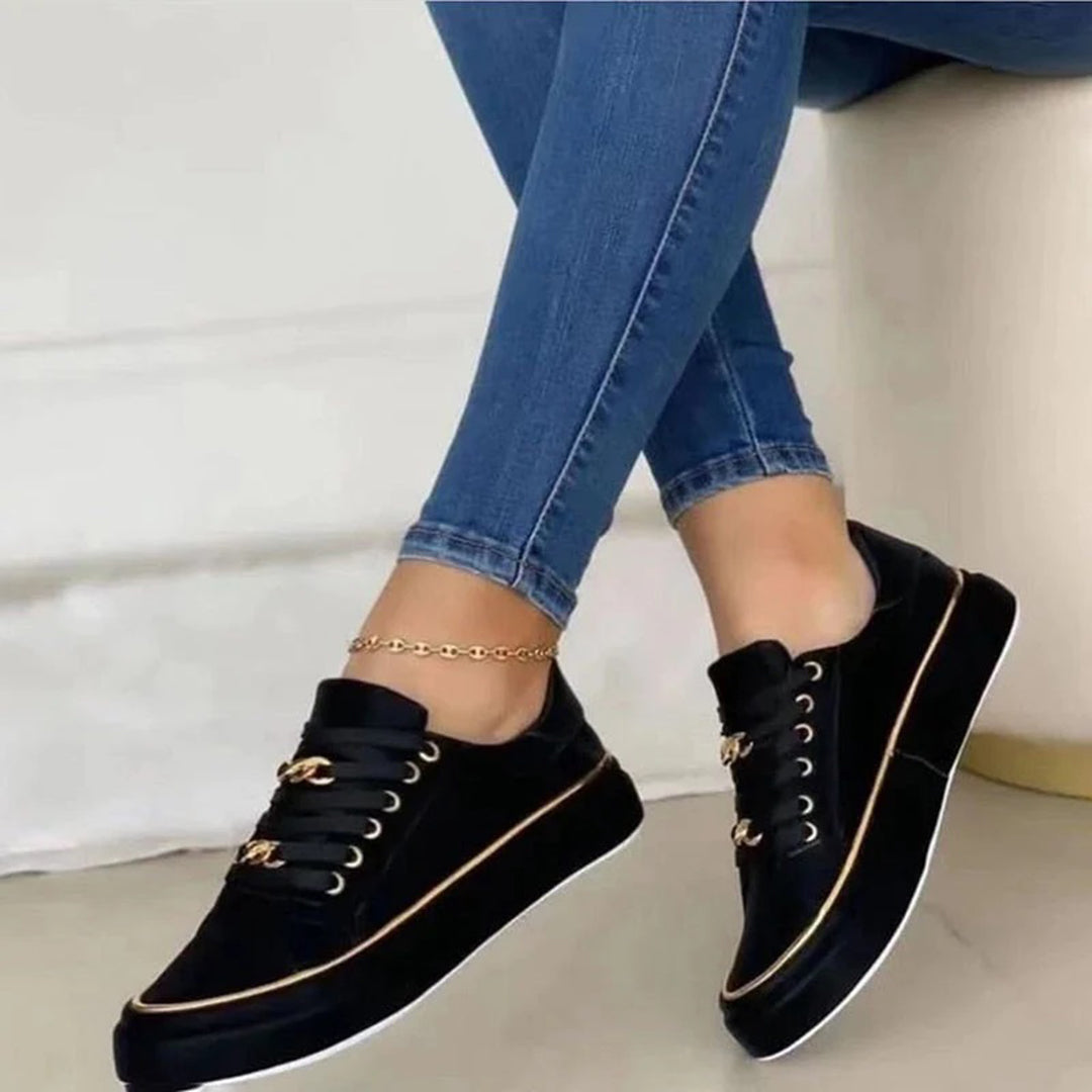 Sneakers dames met gouden detail, gevoerde binnenkant en lichte zool 3