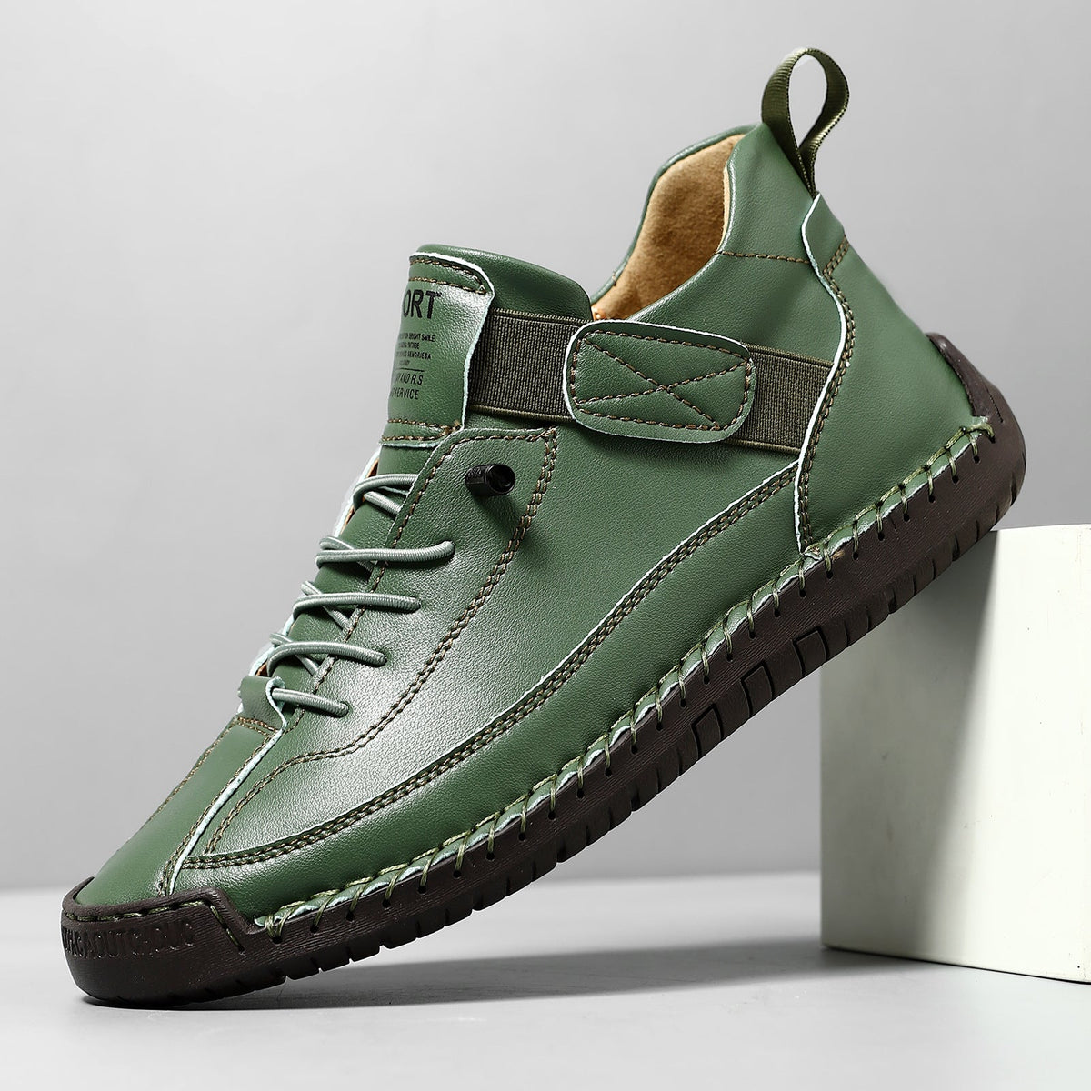 Sneakers dames met veters en geperforeerd detail 11