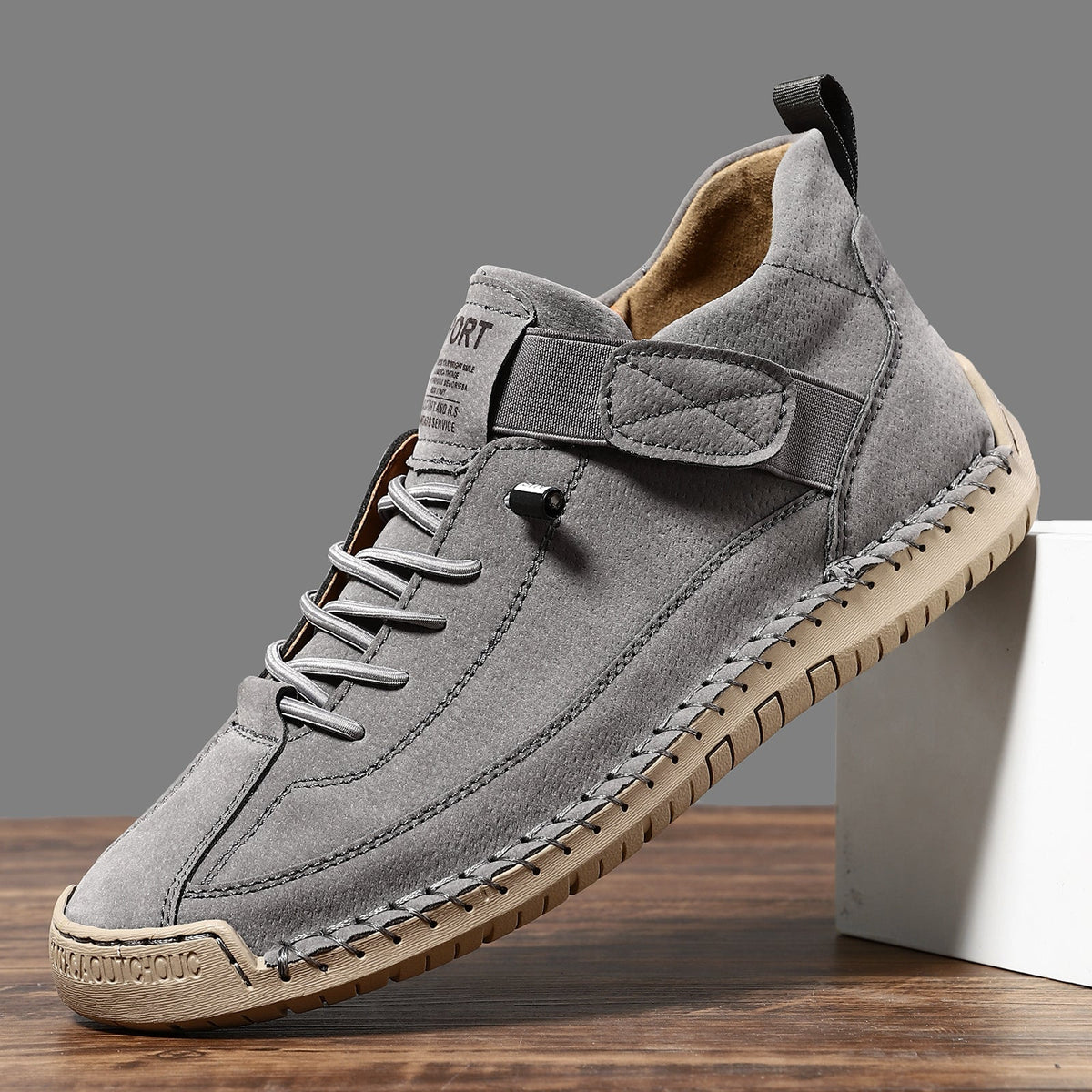Sneakers dames met veters en geperforeerd detail 13