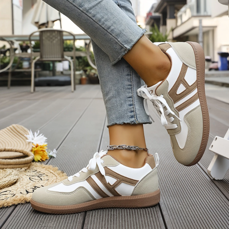 Sneakers dames van leer met veters en brede neus 5