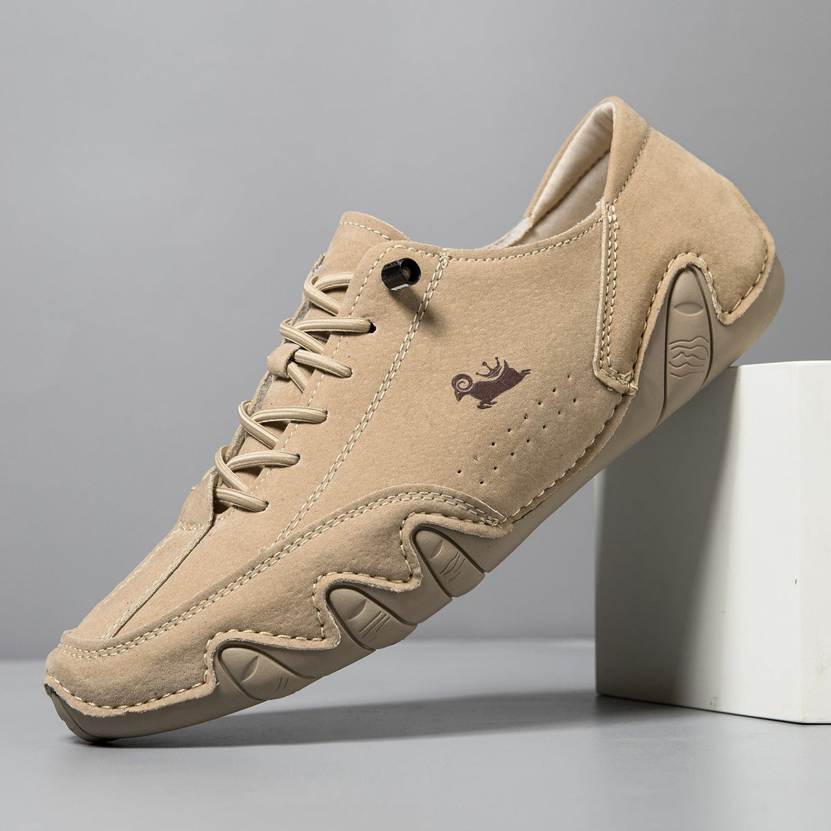Sneakers heren met veters en geperforeerd detail 20