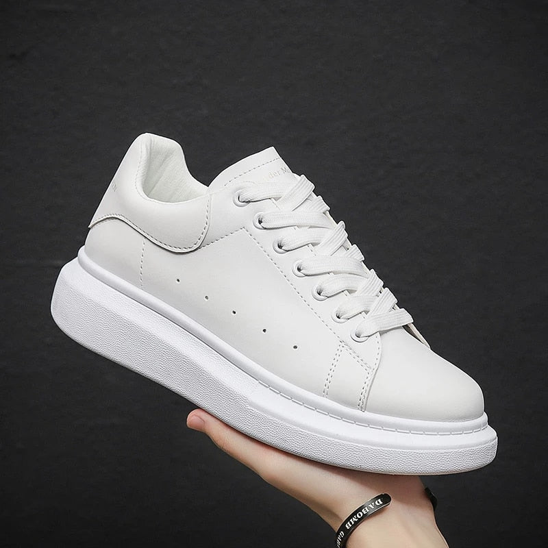 Sneakers heren van leer met dikke zool en geperforeerd detail 1