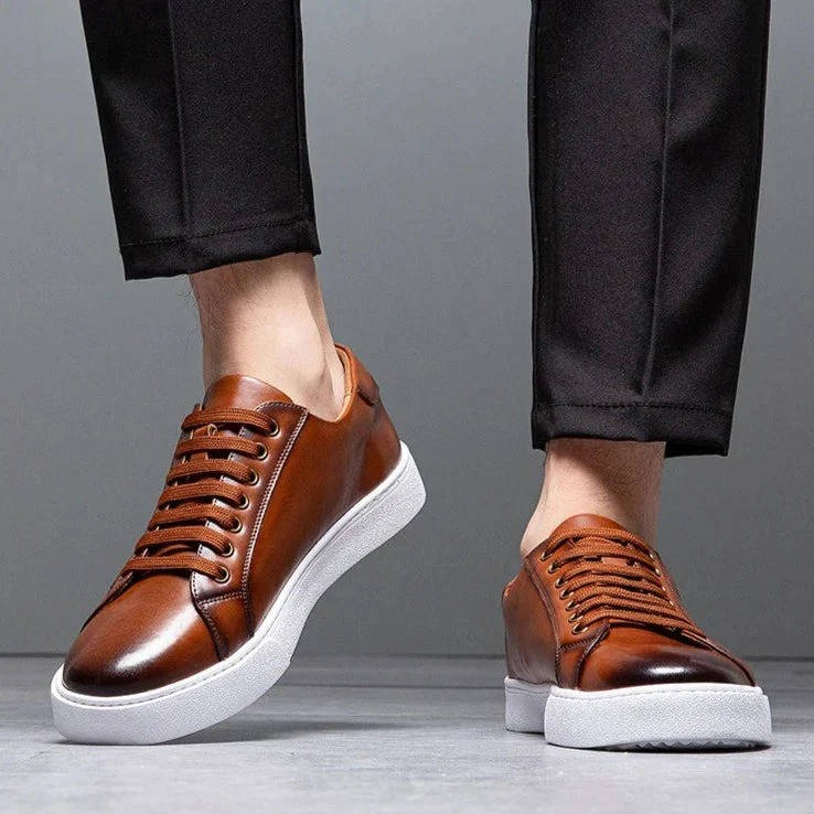 Sneakers heren van leer met veters en witte zool 1