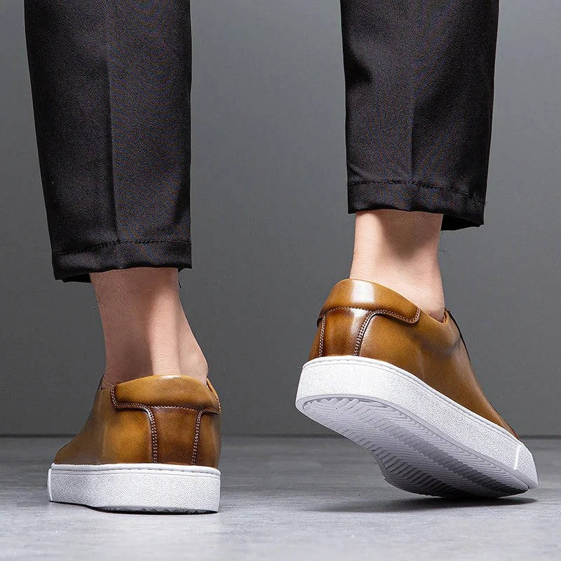 Sneakers heren van leer met veters en witte zool 18