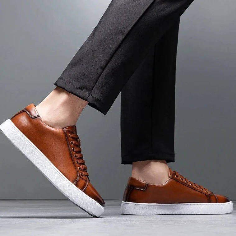 Sneakers heren van leer met veters en witte zool 6