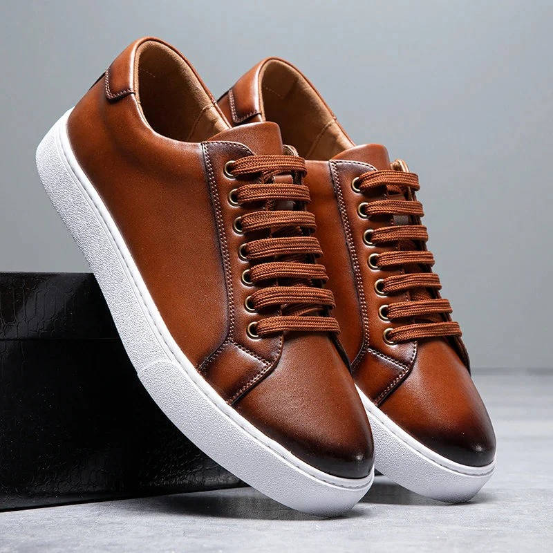 Sneakers heren van leer met veters en witte zool 8