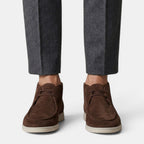 Suède chukka boots heren met mokassinstiksel 4