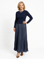 Tweedelige set dames met gebreide top en geplooide rok 4