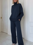 Tweedelige set dames met hoge col, rits en rechte broek met zakken 1