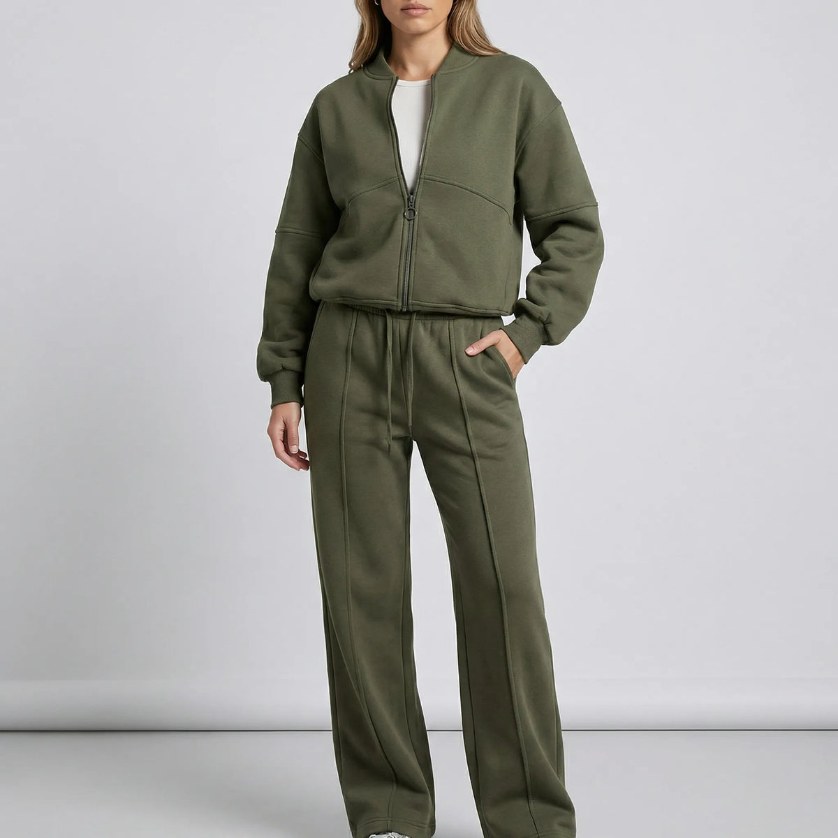Tweedelige set dames met ritsjack en wijde broek 1