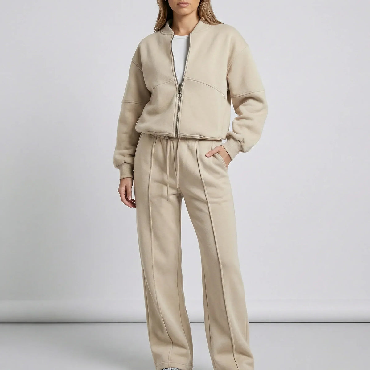 Tweedelige set dames met ritsjack en wijde broek 2