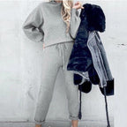 Tweedelige set dames met trui en broek in zacht materiaal 3