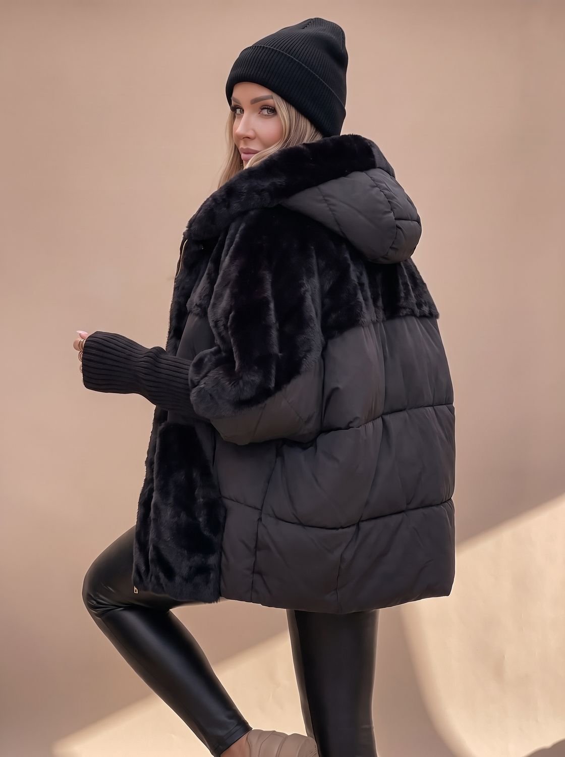 Winterjas dames gewatteerd met imitatiebont-panelen en capuchon 2