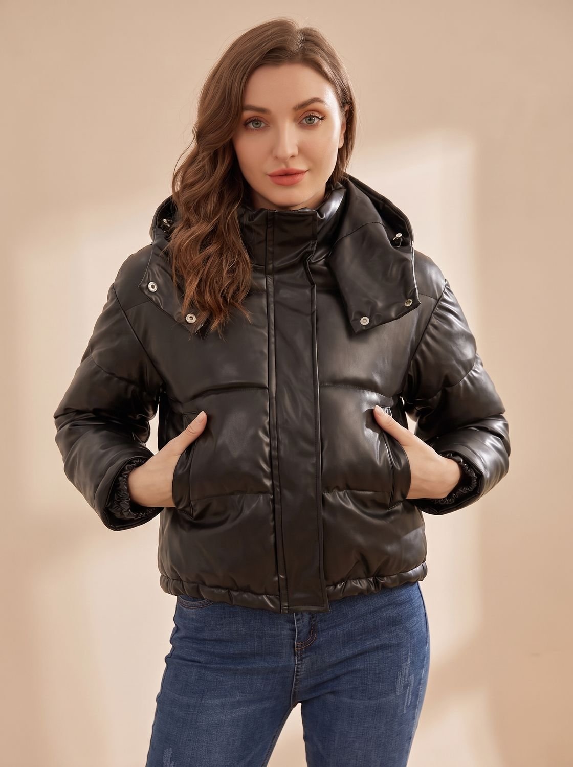 Winterjas dames kort gewatteerd van imitatieleer met capuchon 4